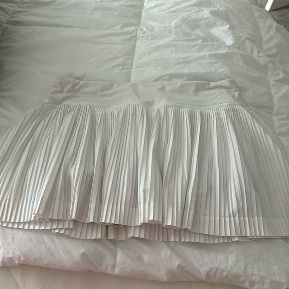 Lululemon Pleated Skirt - Picture 1 of 2
